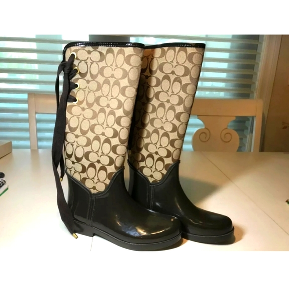 COACH SIG C TRISTEE RUBBER RAIN BOOTS SIZE 8